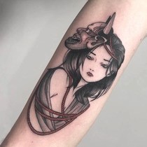 Body not to be durable waterproof black and white Artistic Prostitute like Flowers Arm Ins Wind Tattoo Sticker Waterproof Female Lasting Dark Black Ensemble