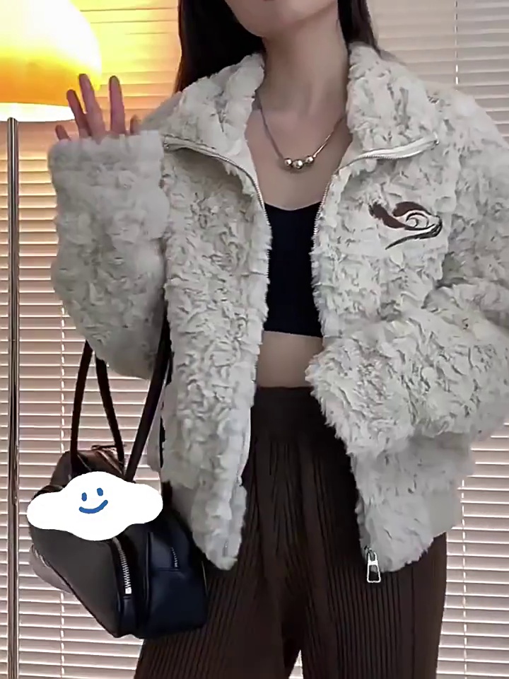 羊羔毛绒外套为什么保暖。揭秘纤维锁温原理