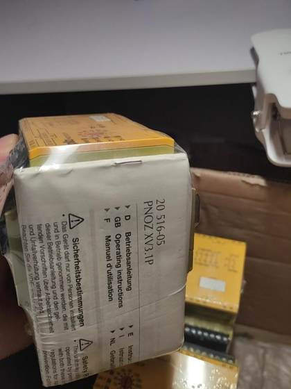 Pierz Pnoz 안전 릴레이 Pilz XV3.1P 777538 Pierz Pnoz 안전 릴레이 Pilz XV3.1P 777538