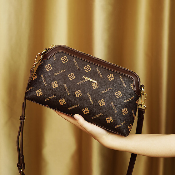 Bag women's bag 2025 new style middle-aged mother high-end women's handbag presbyopia single-shoulder crossbody bag small square bag
Bag women's bag 2025 new style middle-aged mother high-end women's handbag presbyopia single-shoulder crossbody bag small square bag