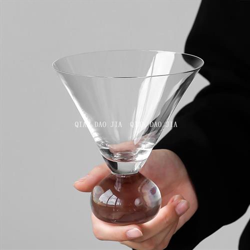 ins day style short feet marteni cup {day mountain snow cup people meme March} triangular champagne cup cocktails slim-Taobao