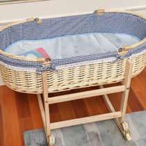 Cradle bed rattan newborn baby basket portable basket crib solid wood car portable blue wheel mosquito net mat