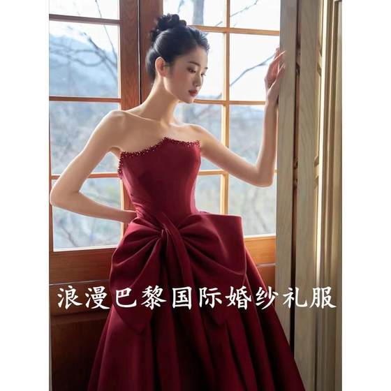 새로운 와인 레드 끈이없는 새틴 이브닝 드레스 2025 기질 여신 드러그 그녀의 다리를 드러냅니다. 달콤한 무대 예술 시험 연례 파티 디너 새로운 와인 레드 끈이없는 새틴 이브닝 드레스 2025 기질 여신 드러그 그녀의 다리를 드러냅니다. 달콤한 무대 예술 시험 연례 파티 디너