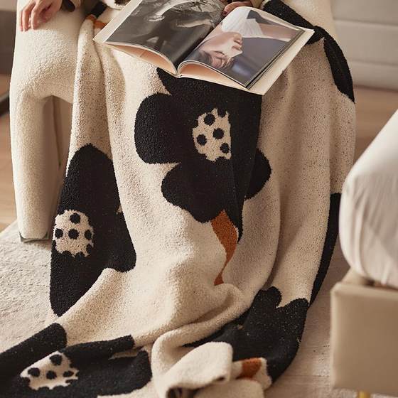 Class A mother and baby designer sun flower knitted blanket sofa leisure blanket half velvet office nap air conditioning blanket
Class A mother and baby designer sun flower knitted blanket sofa leisure blanket half velvet office nap air conditioning blanket