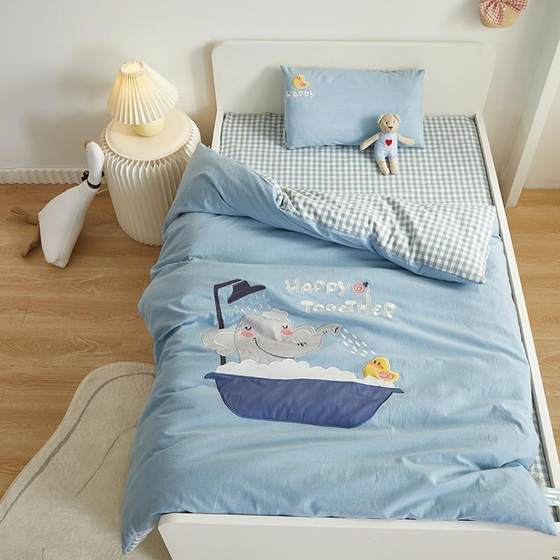 Class A children's three-piece set wash embroidery cartoon baby and kindergarten home lunch break special mat bedding set
Class A children's three-piece set wash embroidery cartoon baby and kindergarten home lunch break special mat bedding set