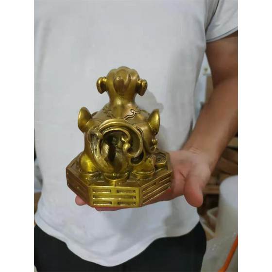 2025 copper Pixiu ornaments gossip base Zhenzhai Zhaocai store cashier living room gifts study office large
2025 copper Pixiu ornaments gossip base Zhenzhai Zhaocai store cashier living room gifts study office large