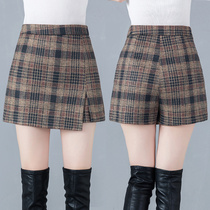 Plaid woolen shorts women winter wear 2020 new high waist skirt pants Korean version of A- shaped irregular skirt