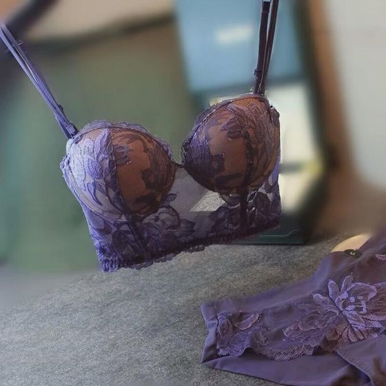 New style bra thin style gathering top support French soft steel ring A large breast underwear set anti-sagging small breast gathering high
New style bra thin style gathering top support French soft steel ring A large breast underwear set anti-sagging small breast gathering high