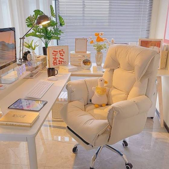 Home computer chair e-sports chair back seat for a long time without being tired student sofa chair male chair anchor
Home computer chair e-sports chair back seat for a long time without being tired student sofa chair male chair anchor