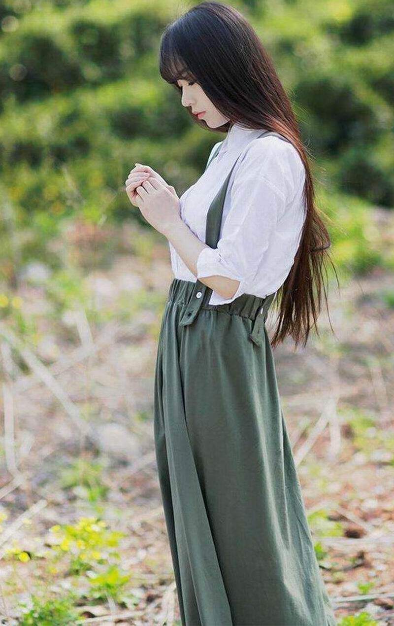 背带裙这么穿才叫潮,邂逅男神无压力!