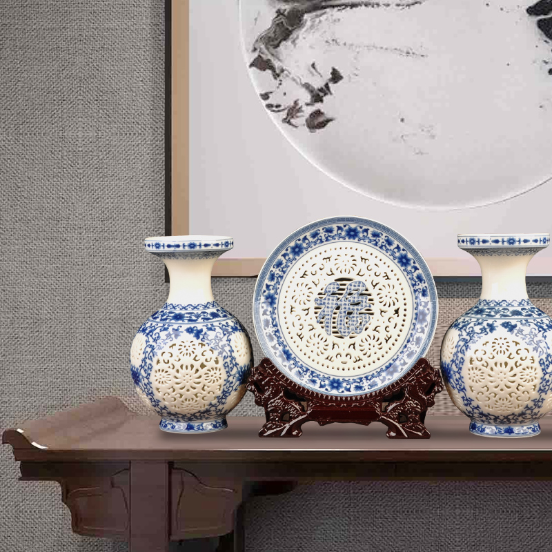 Jingdezhen ceramics hollow - blue and white living room TV ark adornment of new Chinese style porch place vases, dried flowers