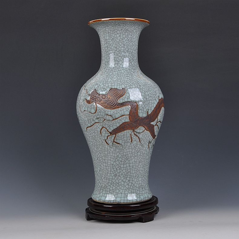 Jingdezhen ceramics hand - carved antique vase up broken porcelain glaze cracks sitting room adornment is placed