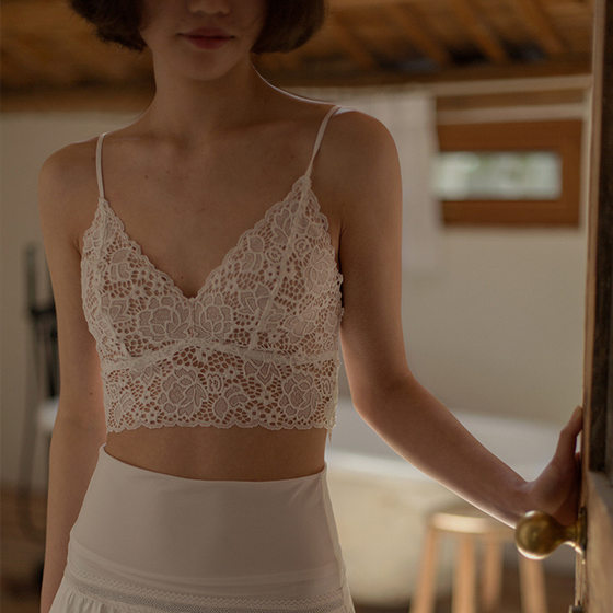 French -free steel rim camisole wrapped in underwear girl ultra -thin hollow lace lower beauty back sexy triangular cup bra French -free steel rim camisole wrapped in underwear girl ultra -thin hollow lace lower beauty back sexy triangular cup bra