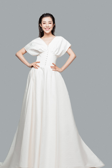 喻越越.中国东方演艺集团青年歌唱家,音乐剧演员.