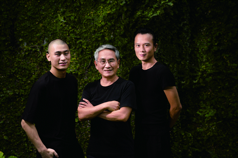 林怀民 为云门资深舞者编作《秋水》陶  冶 为云门舞者编作《12》