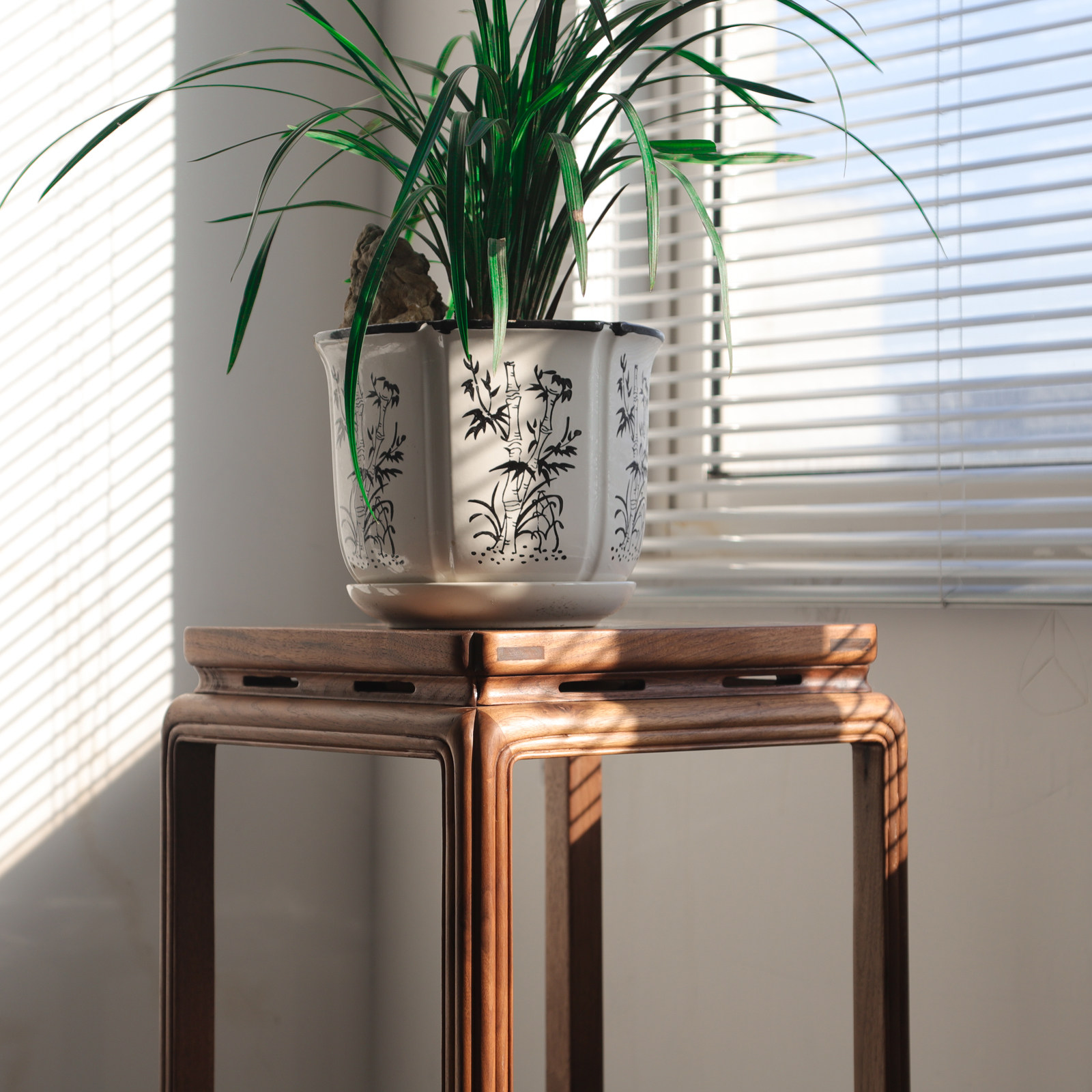 暖家黑胡桃木花架实木禅意中式花几盆栽落地架边几香炉架明式家具_7折