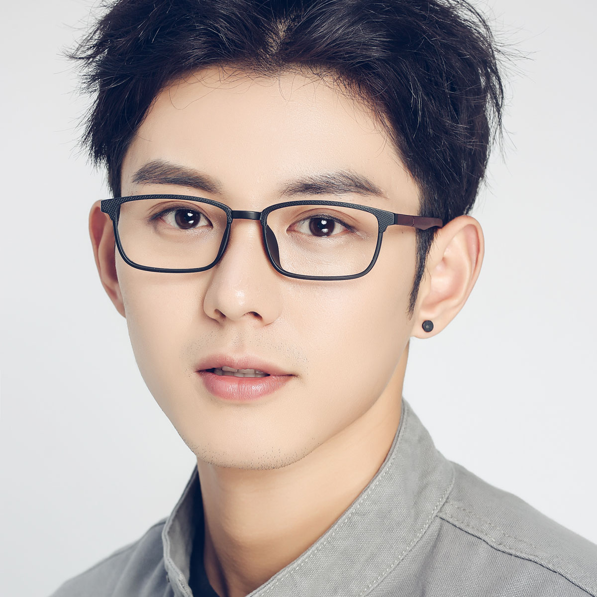 产品参数:上市时间:2017年春夏是否商场同款:否眼镜款式:全框镜架材质