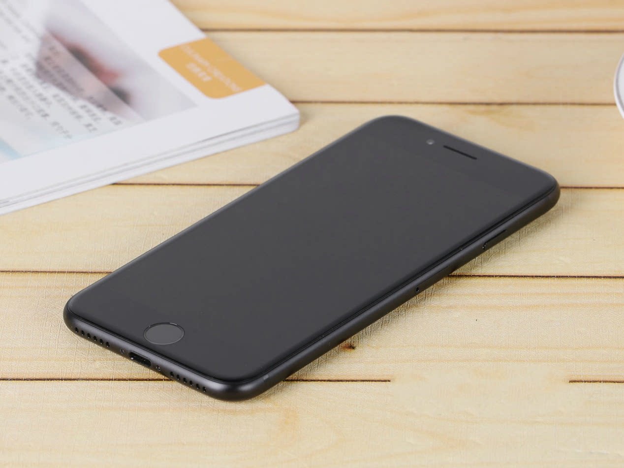 想要一款又快又美的手机,该选谁?