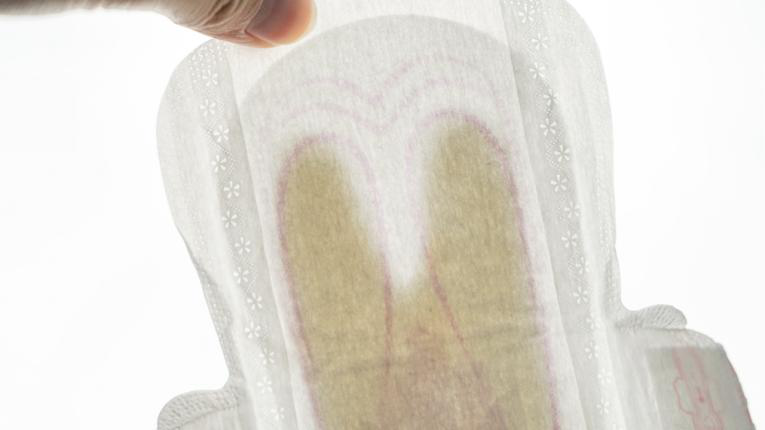 符合女性身材曲线,尤其是v尾可以向上翘起去贴合pp缝隙,卫生巾和臀部