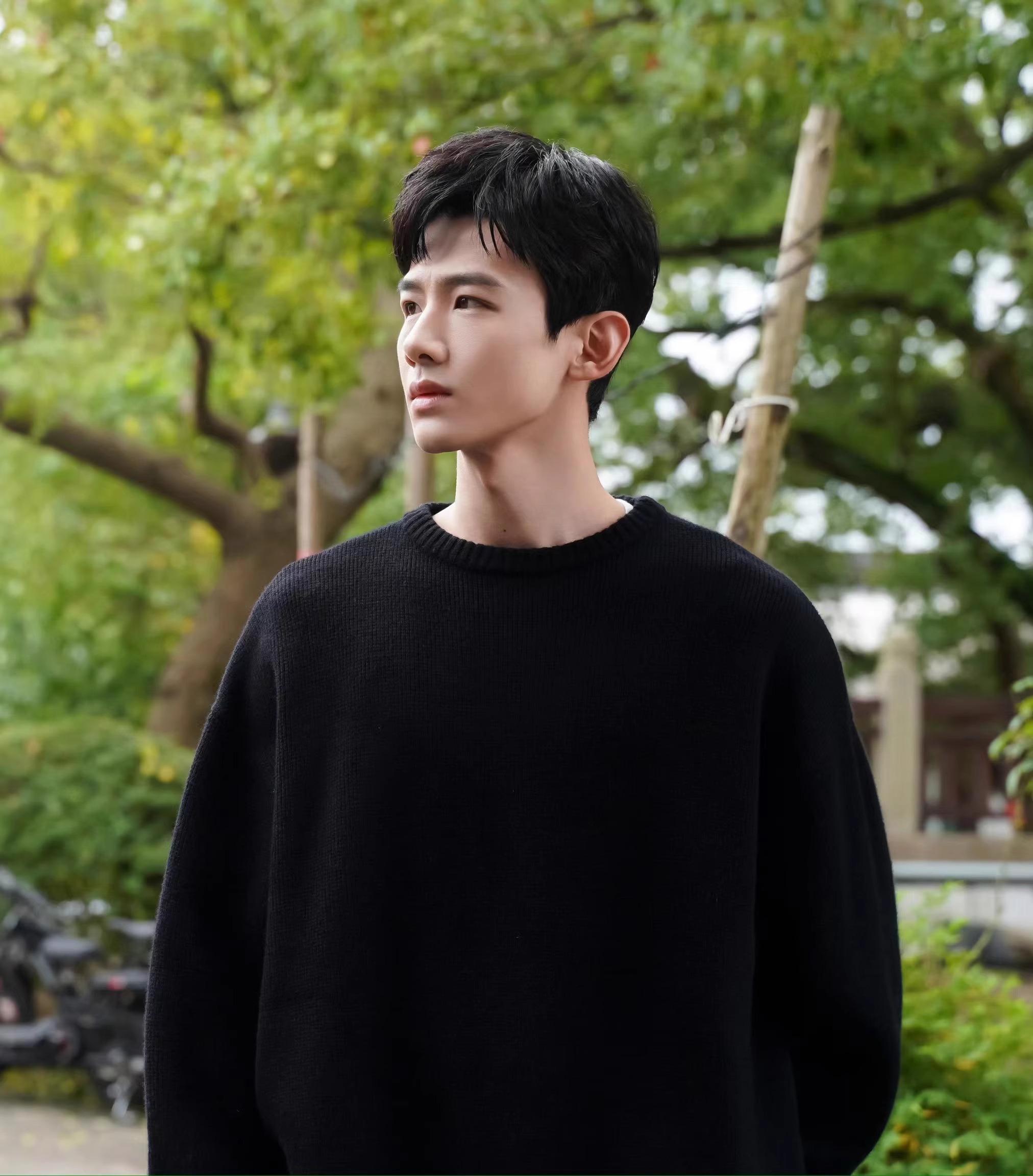 白敬亭同款重磅圆领针织毛衣男加厚黑色秋冬新品宽松休闲上衣韩版