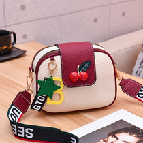 Small bag female 2020 new trend on the latest version of fashion all-match summer womens shoulder messenger female bag ins