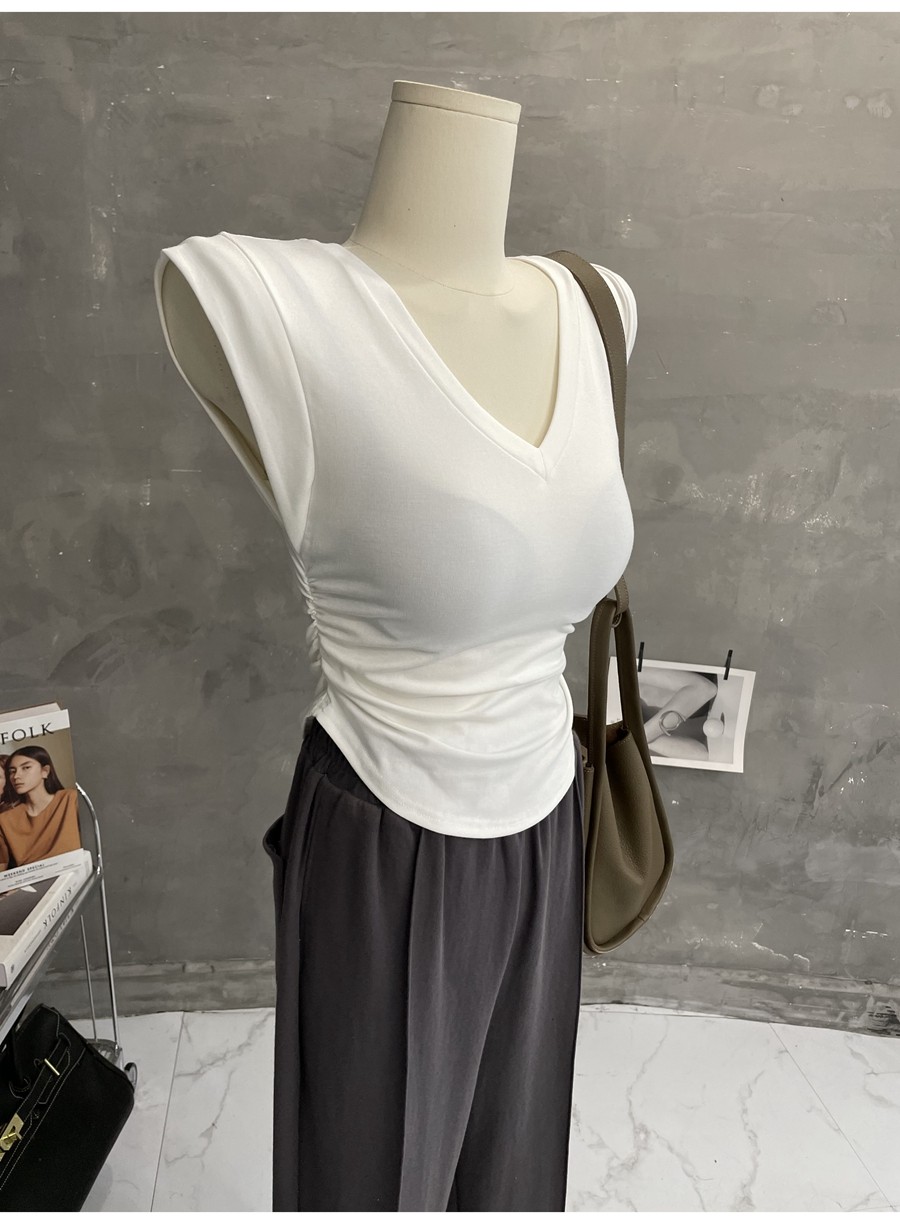 一眼沦陷～纯欲显胸大v领短袖t恤女紧身打底衫上衣弹力纯色内搭