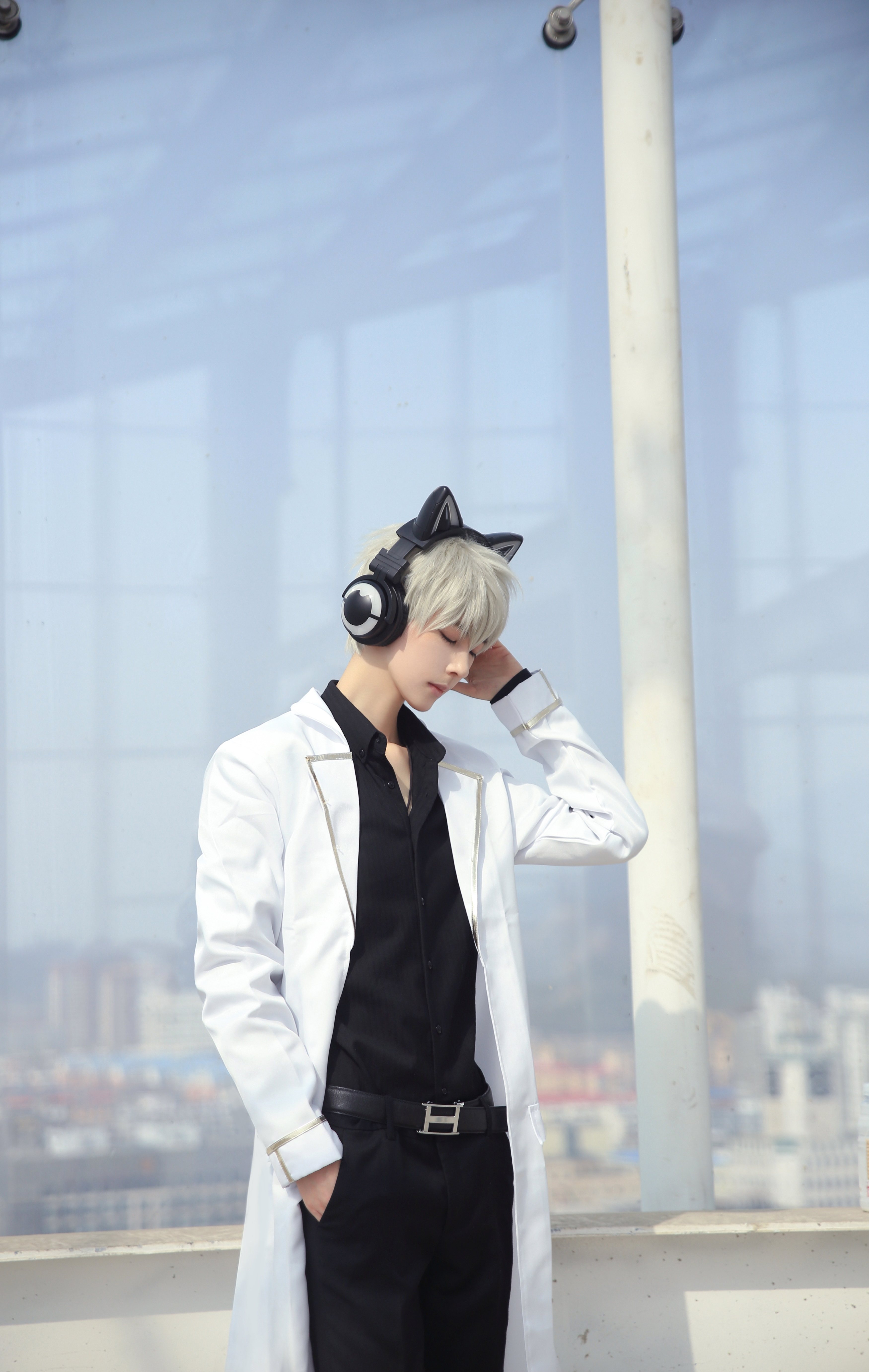 告别无趣猫耳耳机满足你的二次元灵魂