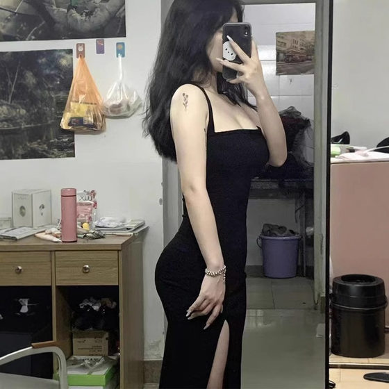 여성 서스펜더 기질을위한 순수한 여름 검은 드레스 새로운 슬림 허리 껴안기 및 슬림 미드 길이의 치마 여성 서스펜더 기질을위한 순수한 여름 검은 드레스 새로운 슬림 허리 껴안기 및 슬림 미드 길이의 치마