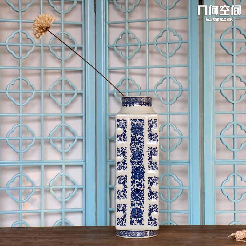 Jingdezhen chinaware bottle of blue and white porcelain flower vases, flower implement sifang mesa classical Ming and the qing dynasties antique furnishing articles