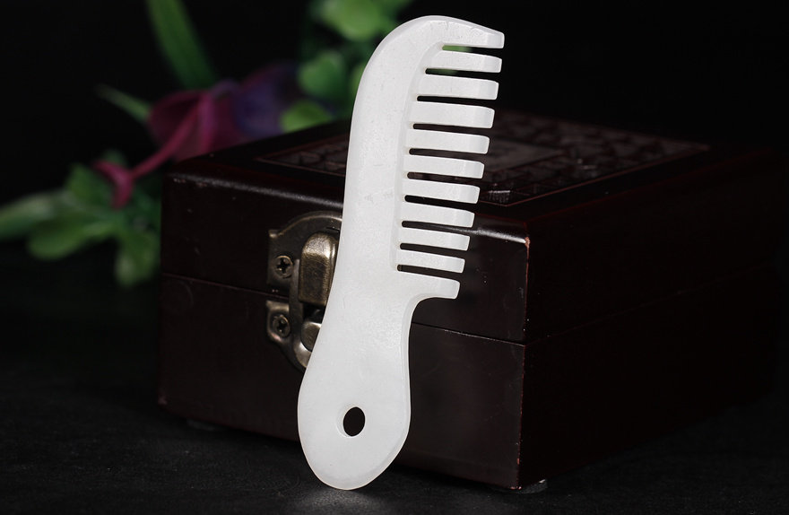 精品和田玉 白玉 梳子 12.9397克