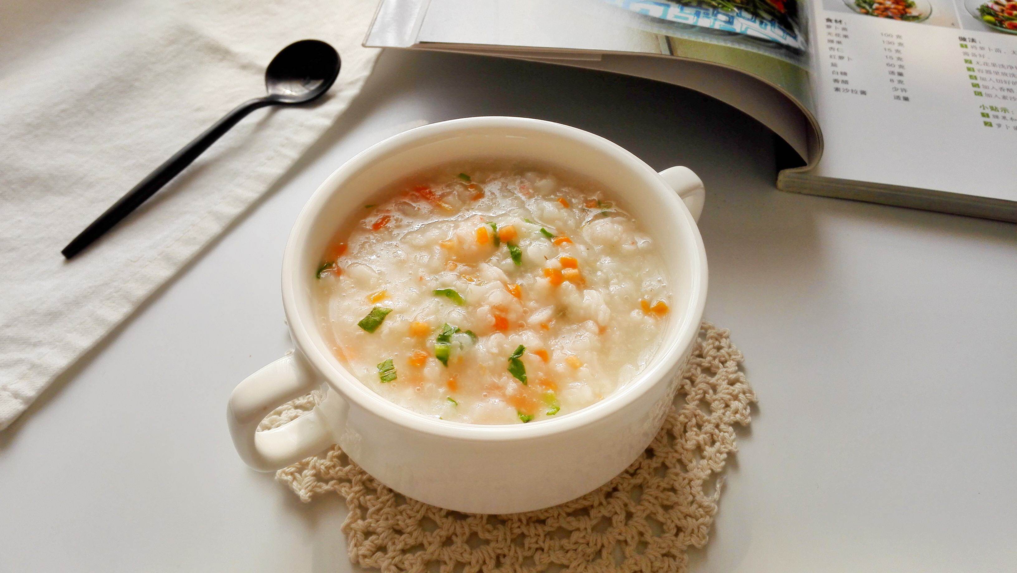 糖友熬粥加点粗粮和菜