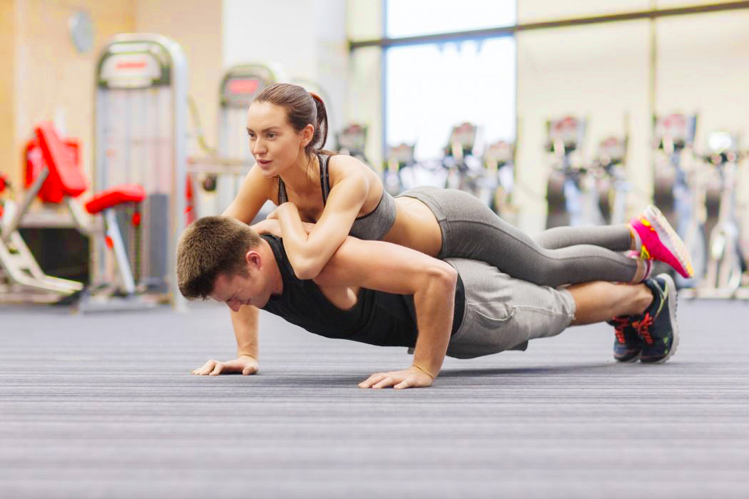 双人健身凹姿势有趣更有型