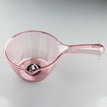 Is it possible to break the plastic transparent water spoon in the kitchen? Everyone uses a thickened water ladle with a long handle to deepen the ladle for washing hair.