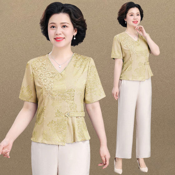 Middle-aged and elderly mothers in summer short-sleeved shirt casual suit female noble lady foreign temperament new Chinese style two-piece set
Middle-aged and elderly mothers in summer short-sleeved shirt casual suit female noble lady foreign temperament new Chinese style two-piece set