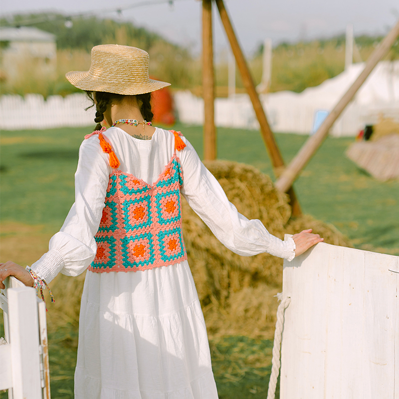 Boho cutout girl Japanese color beauty back knitted camisole female crochet summer wear net red explosion models