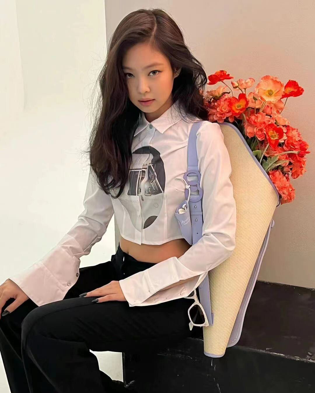 金智妮jennie同款白色衬衫长袖短款上衣早春设计感印花图案衬衣女