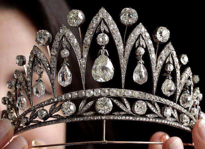 那些灿灿生辉的欧洲皇室珠宝之皇冠篇