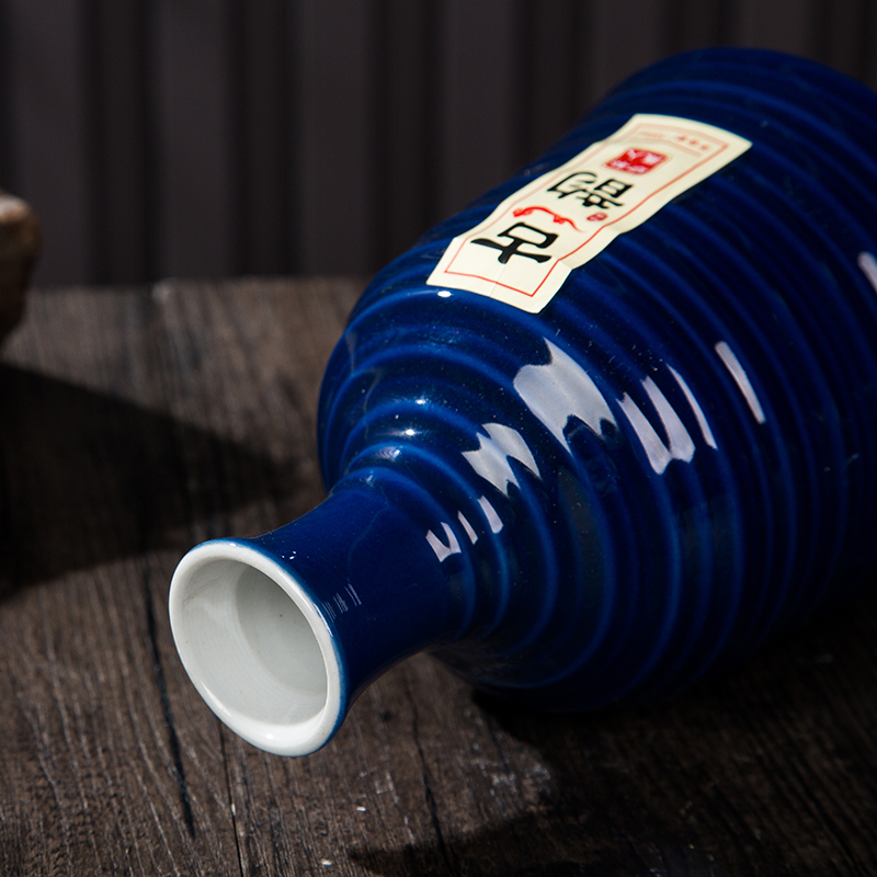 An empty bottle of jingdezhen ceramic 1 catty retro household seal aged hip wine canned wine utensils wine jars