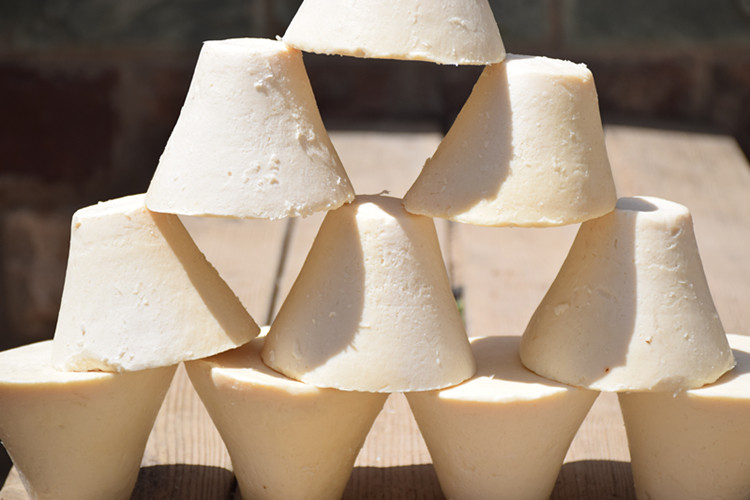 新疆天然库车洗脸洗澡羊奶手工皂289元发3块包邮外送羊奶皂2块