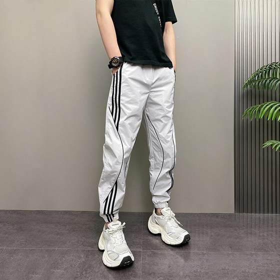2025 summer thin style Korean style handsome loose harem pants for young men stripes original casual tying pants
2025 summer thin style Korean style handsome loose harem pants for young men stripes original casual tying pants