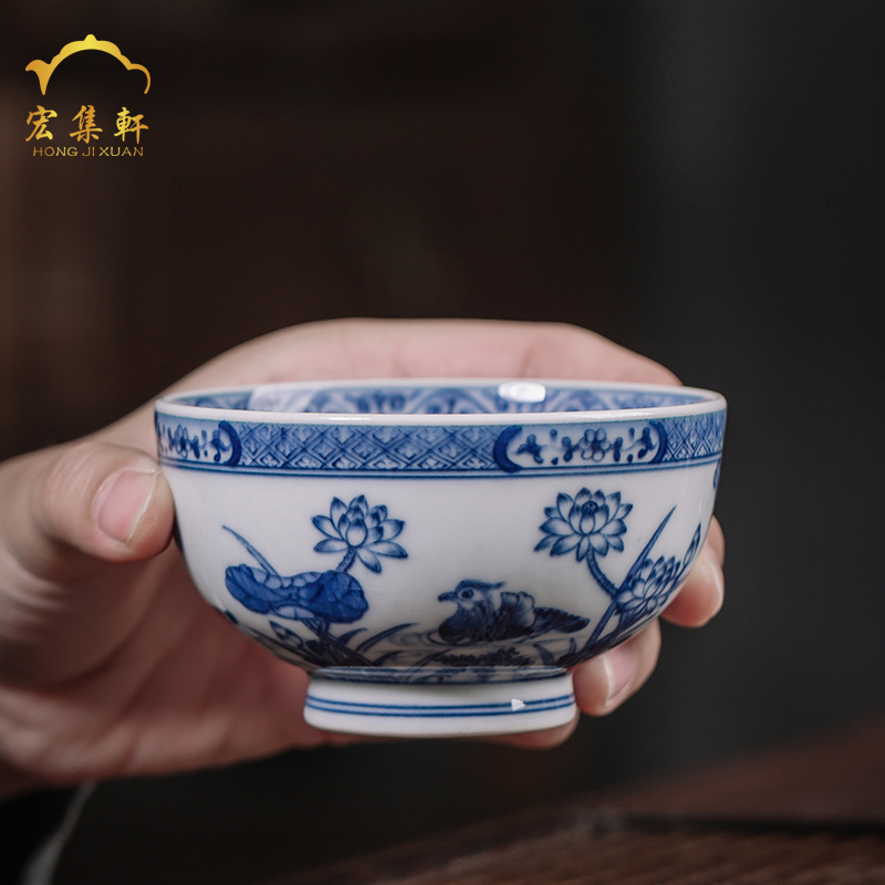 Maintain master cup of jingdezhen blue and white lotus painting of ceramic tea set single CPU hand - made teacup kung fu chai beaker