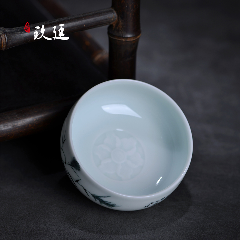 Jingdezhen hand - made ceramic kung fu tea cup under the glaze colorful single pu - erh tea cup hand play with small tea cups
