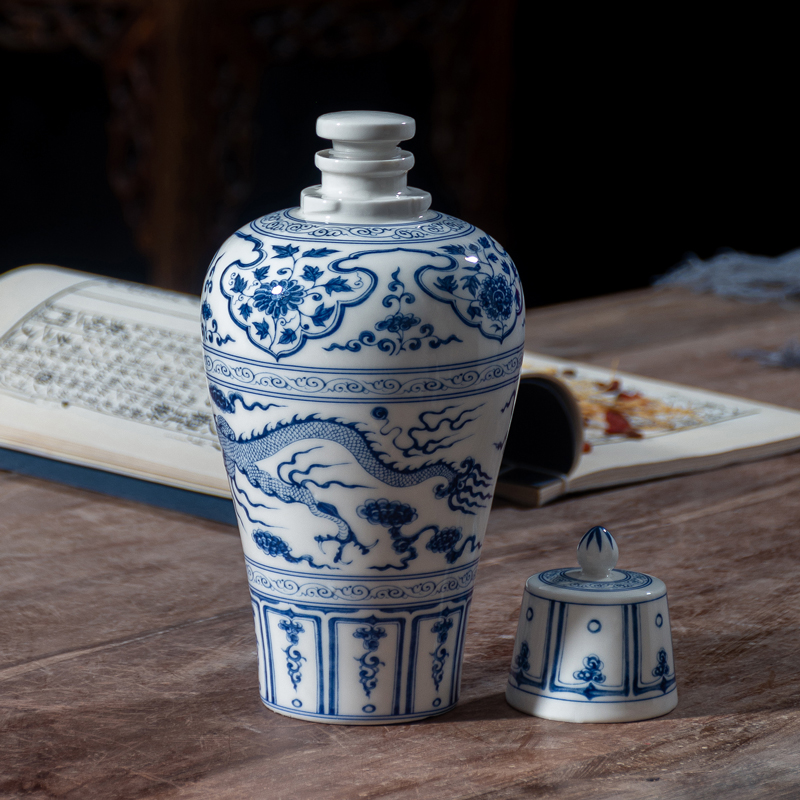 Jingdezhen blue and white porcelain bottle home 1 catty 5 jins of 10 jins to seal bottles of archaize bulk white wine bottles