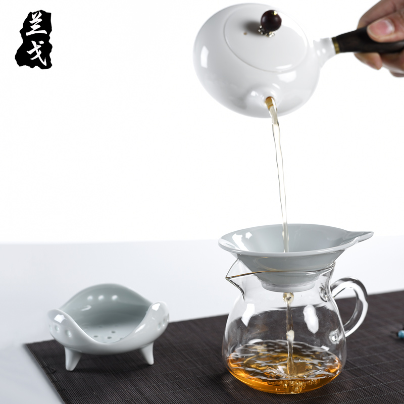 Having suet white porcelain tea filter tian jade ceramic) kung fu tea set with parts to filter the tea tea strainer