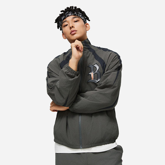 Li Ning trendy windbreaker men's basketball series fashionable comfortable breathable loose casual sports windbreaker AFDT857
Li Ning trendy windbreaker men's basketball series fashionable comfortable breathable loose casual sports windbreaker AFDT857