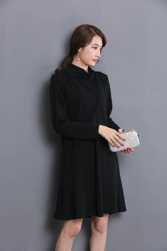 黑色连衣裙秋冬新款韩版宽松大码长袖条纹秋季中长款打底裙子