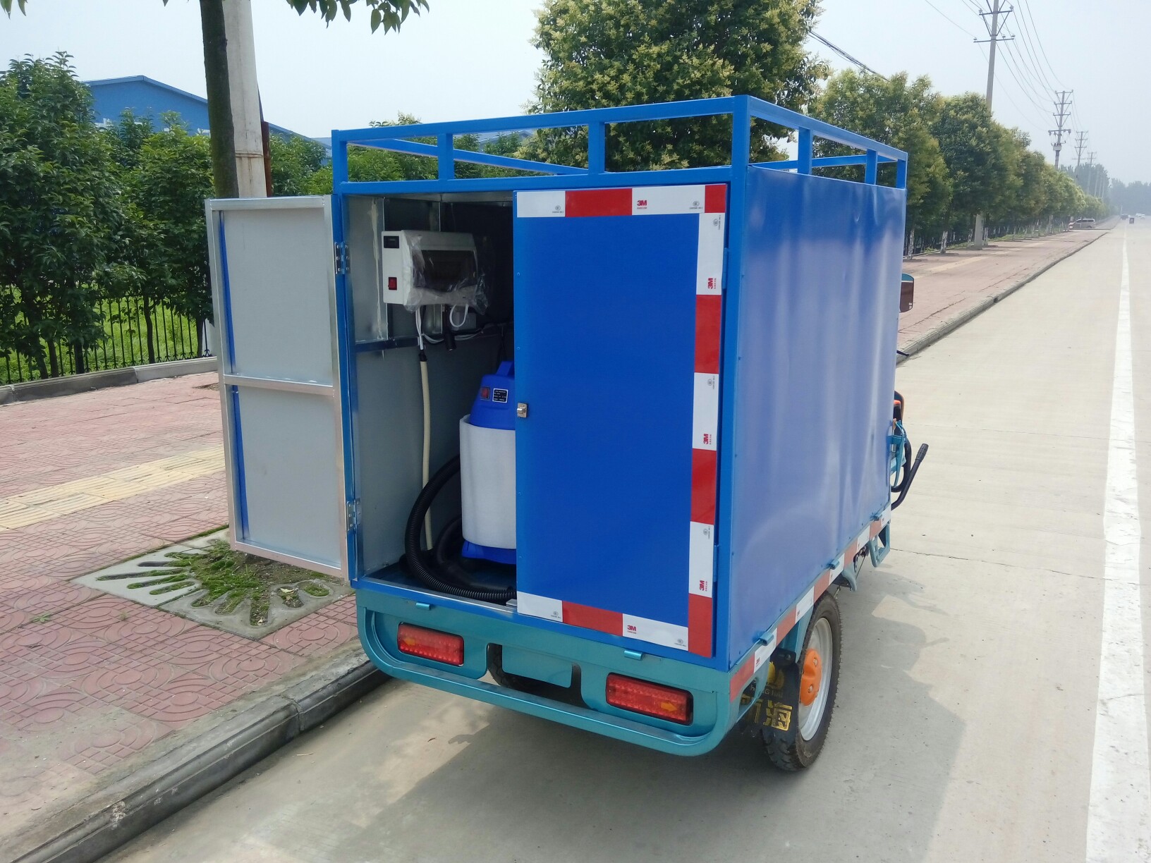 项城市润丰自主洗车机有限公司提供电动三轮车流动上门