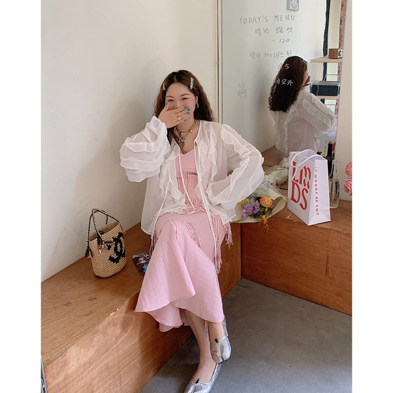 Gold large-segment ruffled chiffon cardigan for women in spring and summer thin fairy-style sun protection clothes large size tulle top
Gold large-segment ruffled chiffon cardigan for women in spring and summer thin fairy-style sun protection clothes large size tulle top