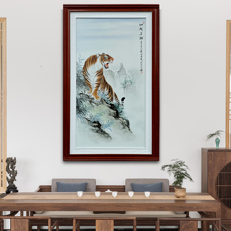 Jingdezhen hand - made porcelain plate painting tiger sitting room porch decoration sofa setting wall is solid wooden frame, the study ceramic hang a picture