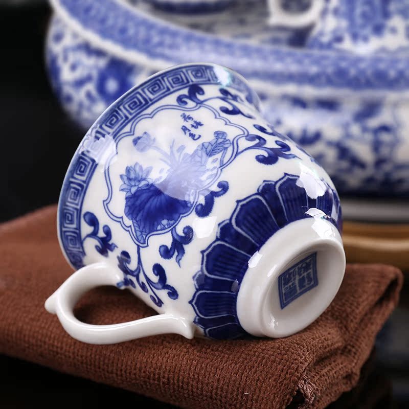 DH kung fu tea set suit household ceramic teapot teacup tea tray of blue and white porcelain tea of a complete set of jingdezhen tea service